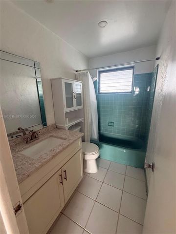 1021 Crystal Lake Dr 304, Deerfield Beach, FL 33064
