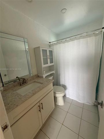 1021 Crystal Lake Dr 304, Deerfield Beach, FL 33064
