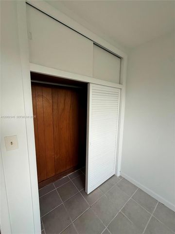1021 Crystal Lake Dr 304, Deerfield Beach, FL 33064