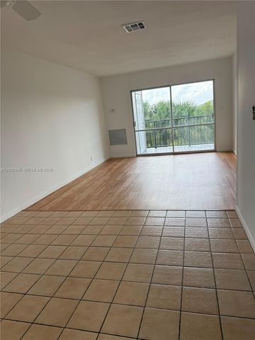 1021 Crystal Lake Dr 304, Deerfield Beach, FL 33064