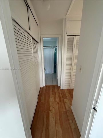 1021 Crystal Lake Dr 304, Deerfield Beach, FL 33064