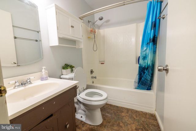 3737 CANTERBURY RD, Harrisburg, PA 17109