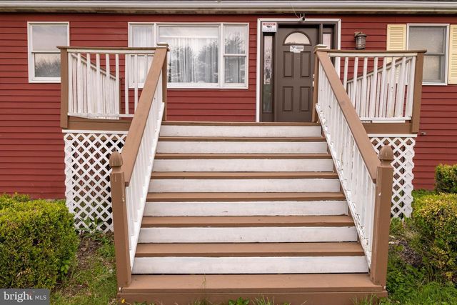 3737 CANTERBURY RD, Harrisburg, PA 17109