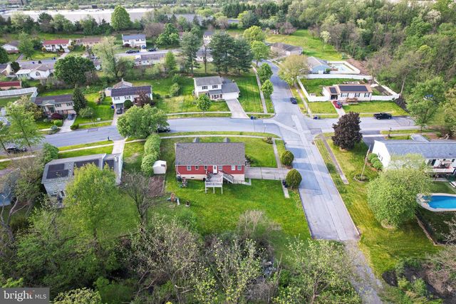 3737 CANTERBURY RD, Harrisburg, PA 17109