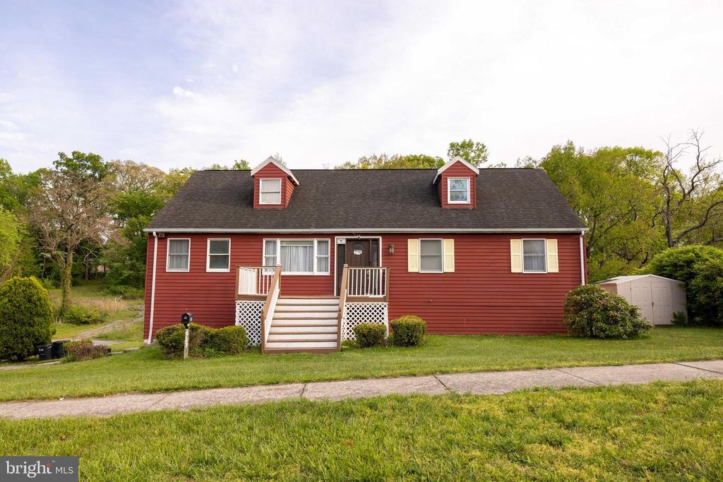 3737 CANTERBURY RD, Harrisburg, PA 17109