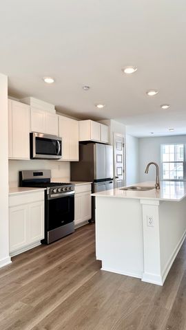 863 Briar Glen Court 863, Hampshire, IL 60140