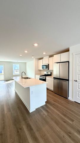 863 Briar Glen Court 863, Hampshire, IL 60140