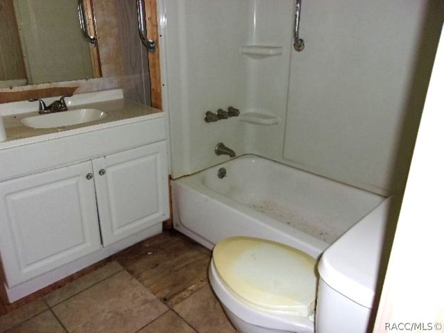 5169 S CastleLake Avenue, Floral City, FL 34436