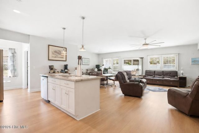 1621 Star Cross Drive SW, Shallotte, NC 28470