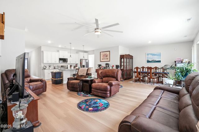 1621 Star Cross Drive SW, Shallotte, NC 28470