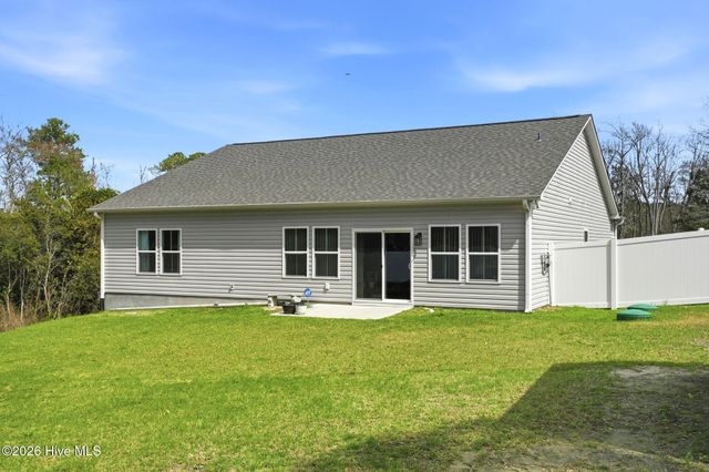 1621 Star Cross Drive SW, Shallotte, NC 28470