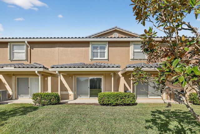 2993 SE Lexington Lakes Drive, Stuart, FL 34994