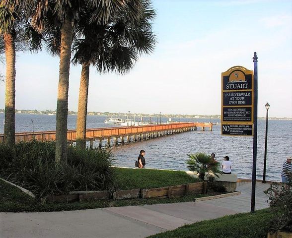 2993 SE Lexington Lakes Drive, Stuart, FL 34994