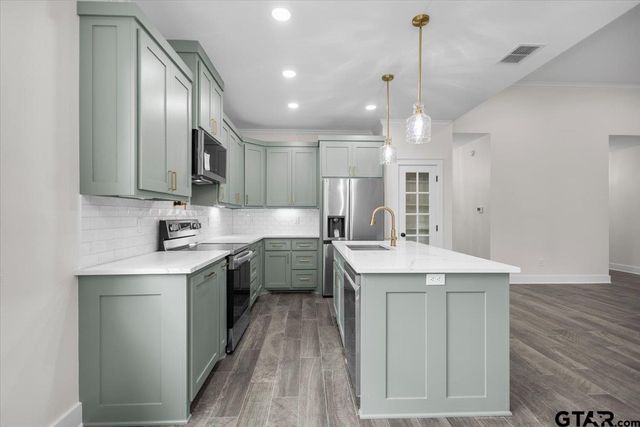 105 Brandon Street, Troup, TX 75789