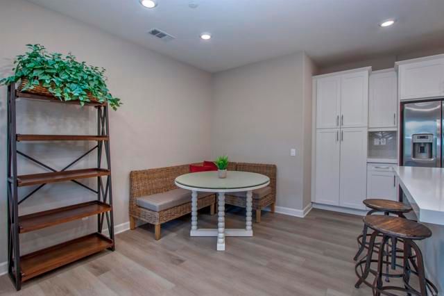 1089 Delpy View Point, Vista, CA 92084