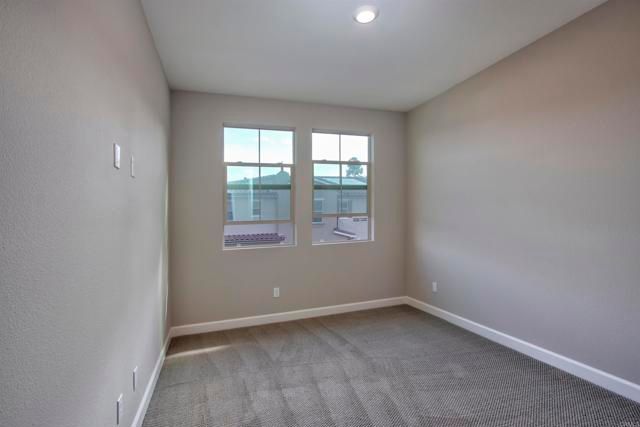 1089 Delpy View Point, Vista, CA 92084