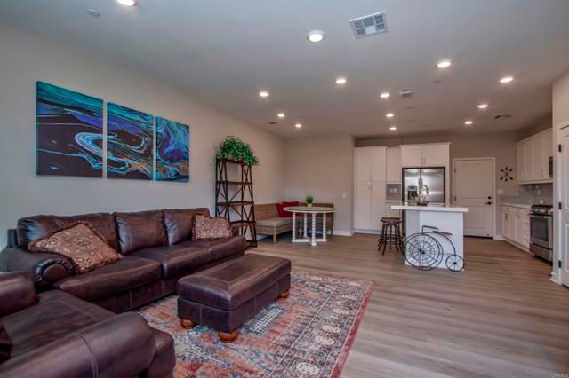 1089 Delpy View Point, Vista, CA 92084