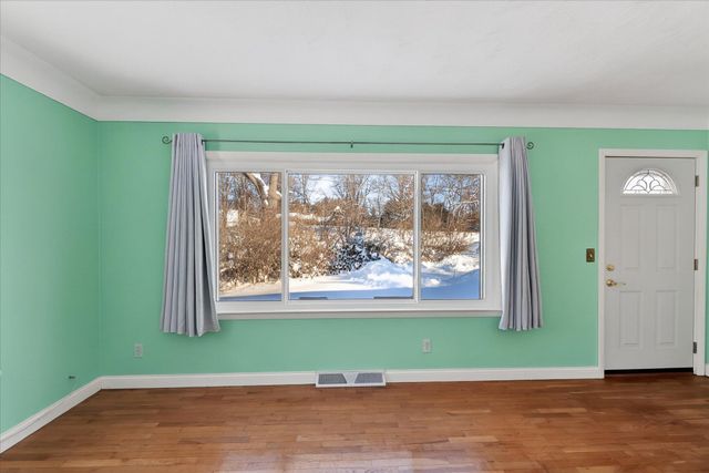 8949 Stadium Drive, Kalamazoo, MI 49009