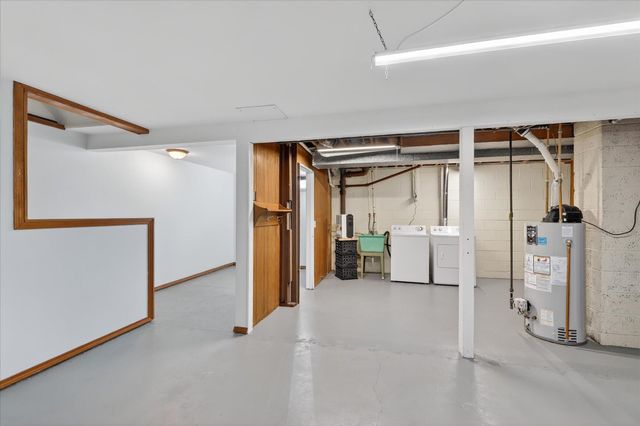 8949 Stadium Drive, Kalamazoo, MI 49009