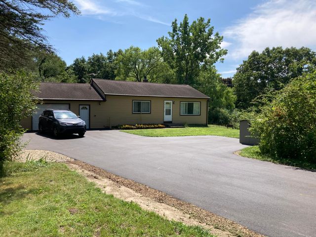 8949 Stadium Drive, Kalamazoo, MI 49009