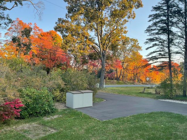 8949 Stadium Drive, Kalamazoo, MI 49009