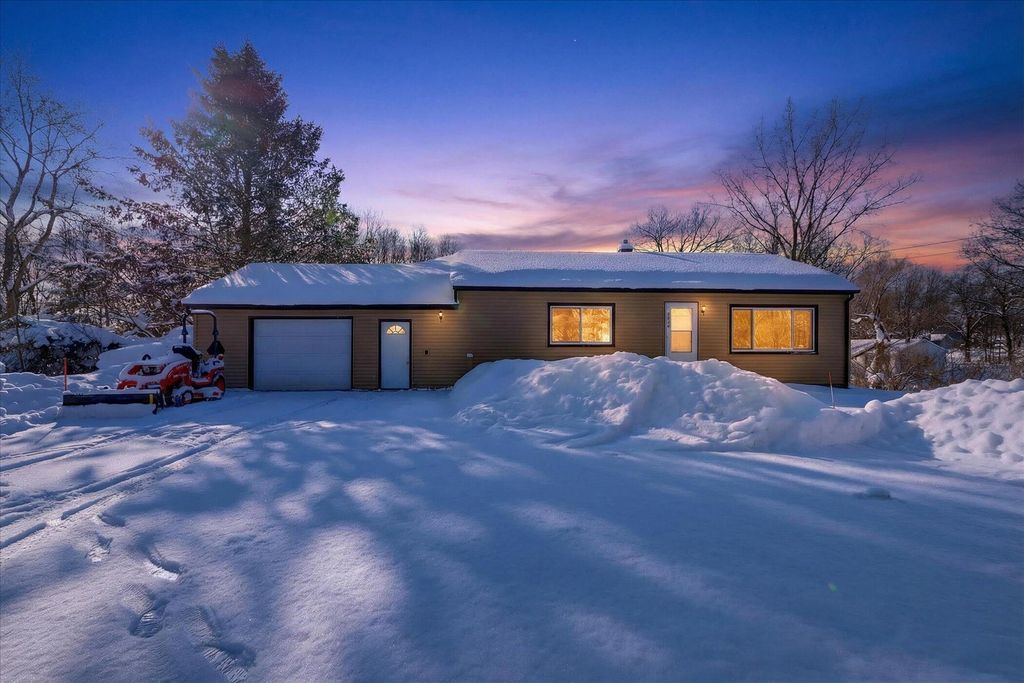 8949 Stadium Drive, Kalamazoo, MI 49009