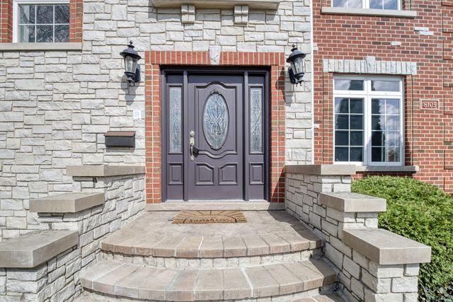 8105 N Oconto Avenue, Niles, IL 60714