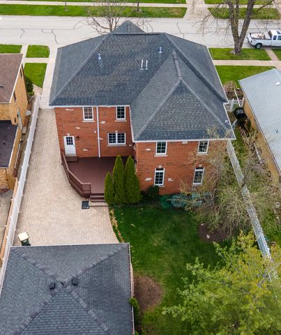 8105 N Oconto Avenue, Niles, IL 60714