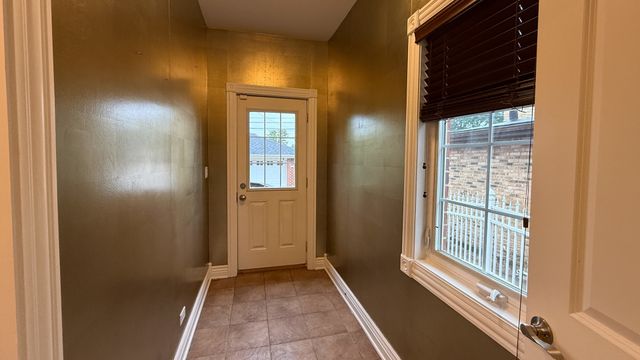 8105 N Oconto Avenue, Niles, IL 60714