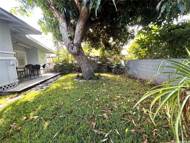 621 Auwai Street A, Kailua, HI 96734