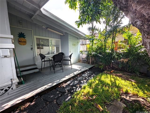 621 Auwai Street A, Kailua, HI 96734