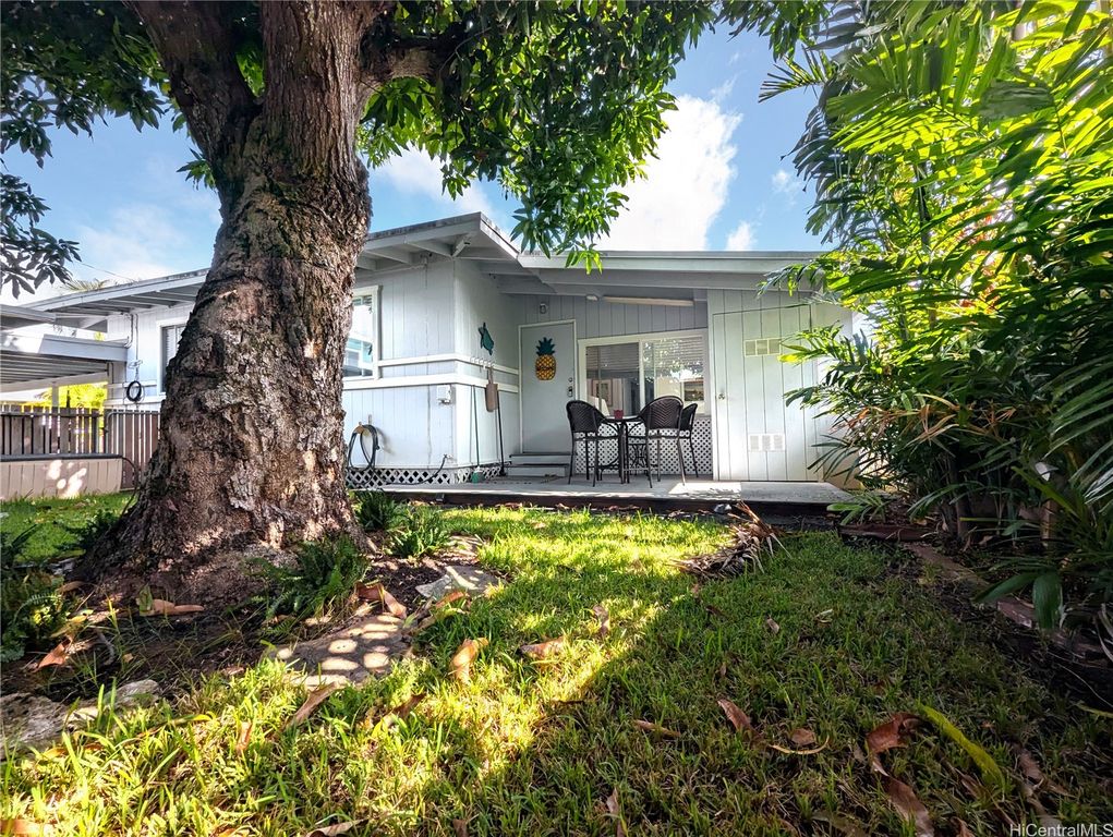 621 Auwai Street A, Kailua, HI 96734