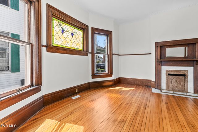 237 Solar Street, Bristol, VA 24201