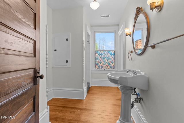 237 Solar Street, Bristol, VA 24201