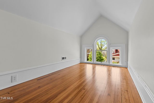 237 Solar Street, Bristol, VA 24201