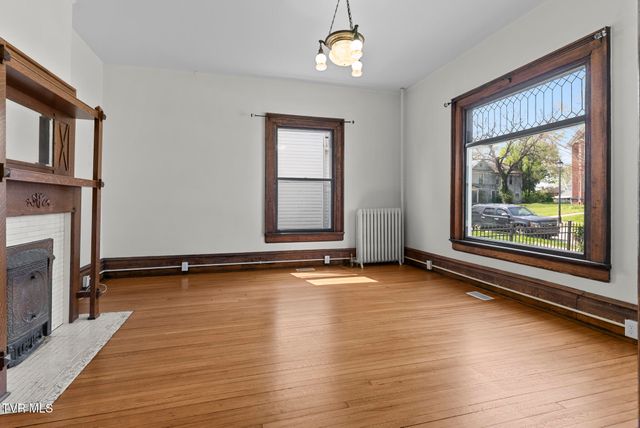 237 Solar Street, Bristol, VA 24201