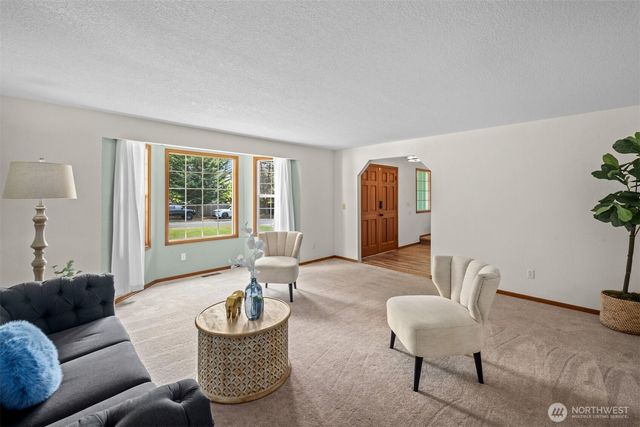 9125 Zircon Drive SW, Lakewood, WA 98498