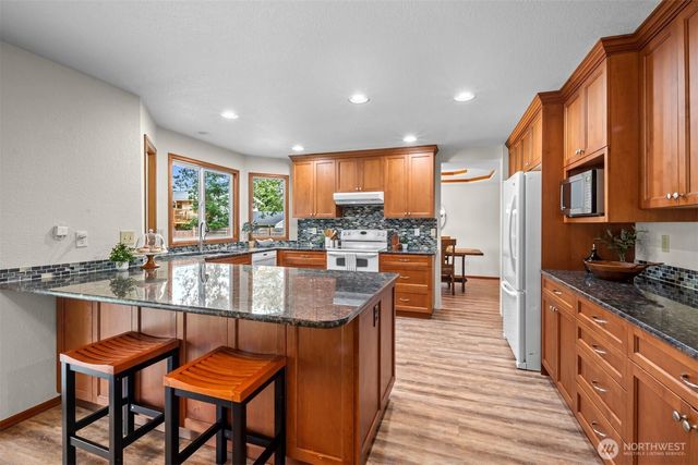 9125 Zircon Drive SW, Lakewood, WA 98498