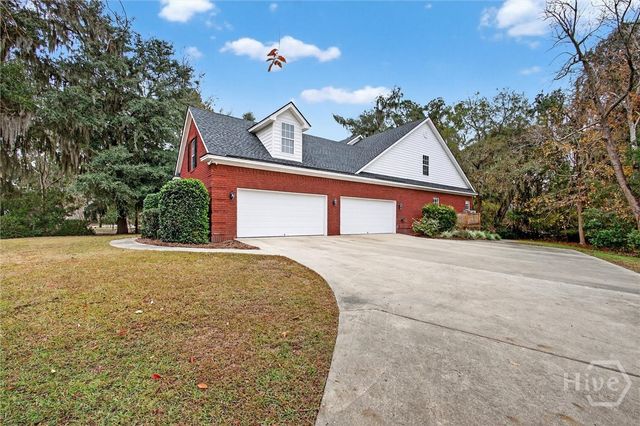 273 Shadow Moss Circle, Richmond Hill, GA 31324