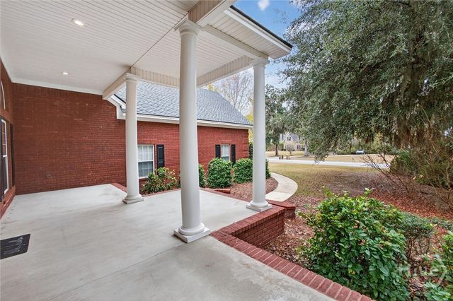 273 Shadow Moss Circle, Richmond Hill, GA 31324