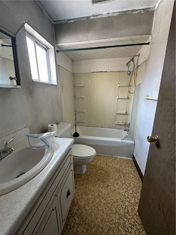 623 Fallowfield Avenue, Charleroi Boro, PA 15022