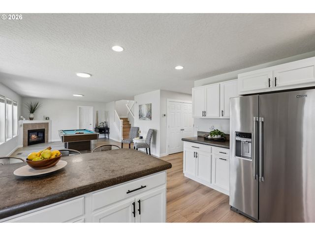 411 S MAPLE Ave, Yacolt, WA 98675