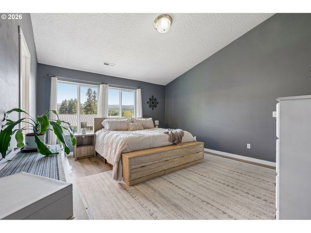 411 S MAPLE Ave, Yacolt, WA 98675