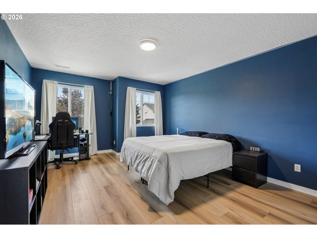 411 S MAPLE Ave, Yacolt, WA 98675