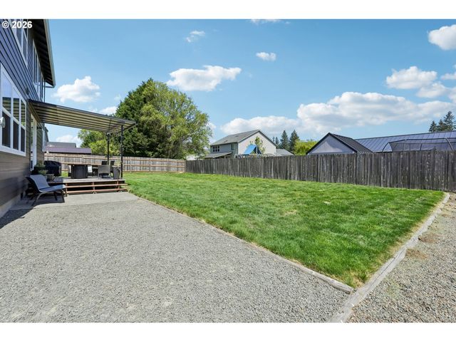 411 S MAPLE Ave, Yacolt, WA 98675