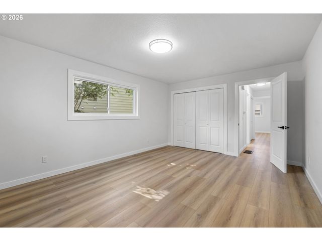 15037 Ne SISKIYOU Ct, Portland, OR 97230