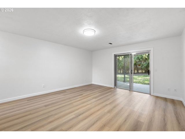 15037 Ne SISKIYOU Ct, Portland, OR 97230