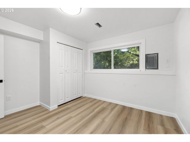 15037 Ne SISKIYOU Ct, Portland, OR 97230