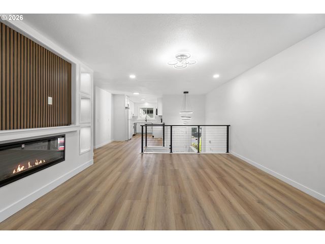 15037 Ne SISKIYOU Ct, Portland, OR 97230