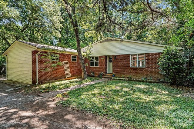 812 Saint Michaels Lane, Gastonia, NC 28052